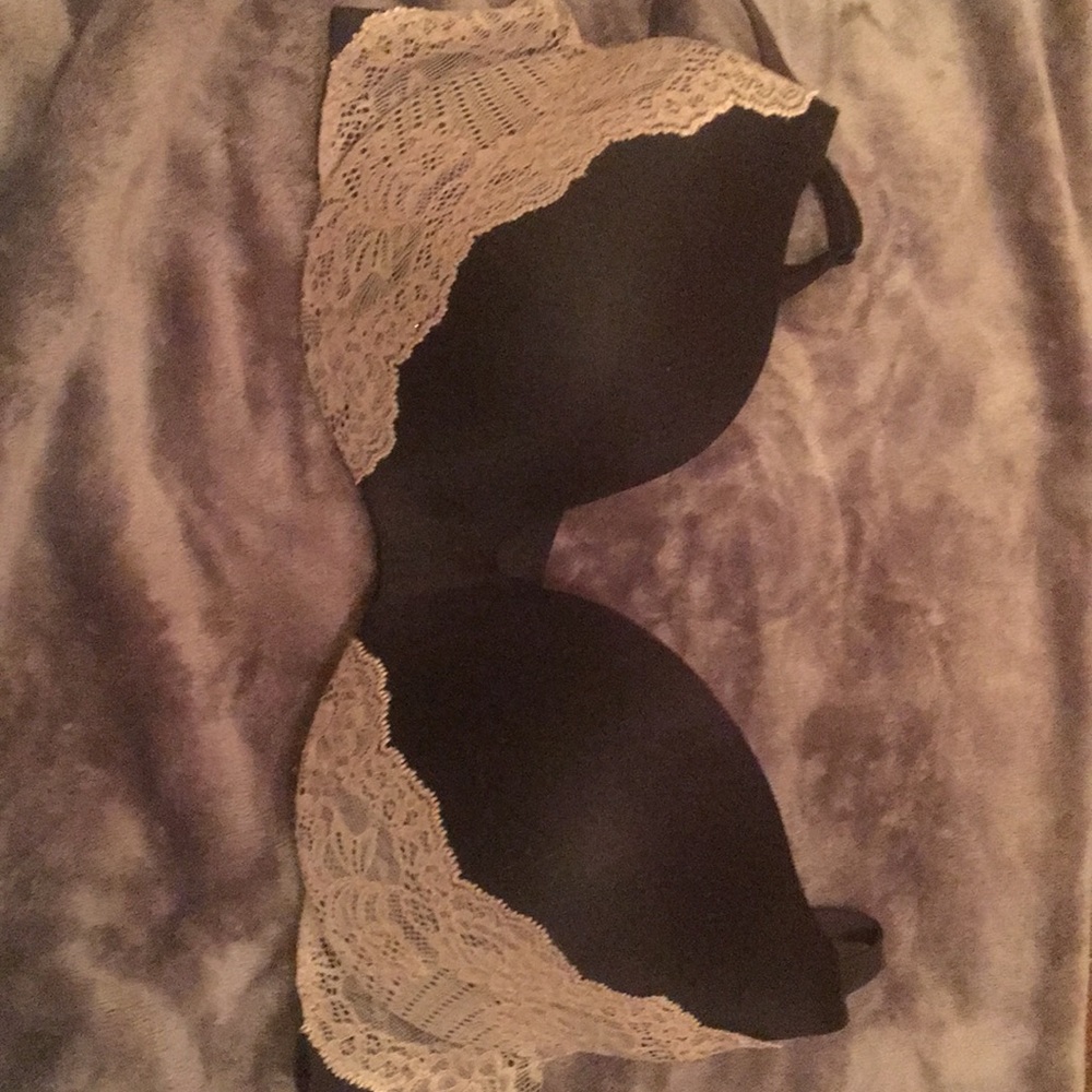 Victoria’s Secret lightly lined Demi bra